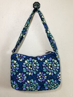 NWT Vera Bradley Crossbody Hobo Bag in retired pattern Indigo Pop